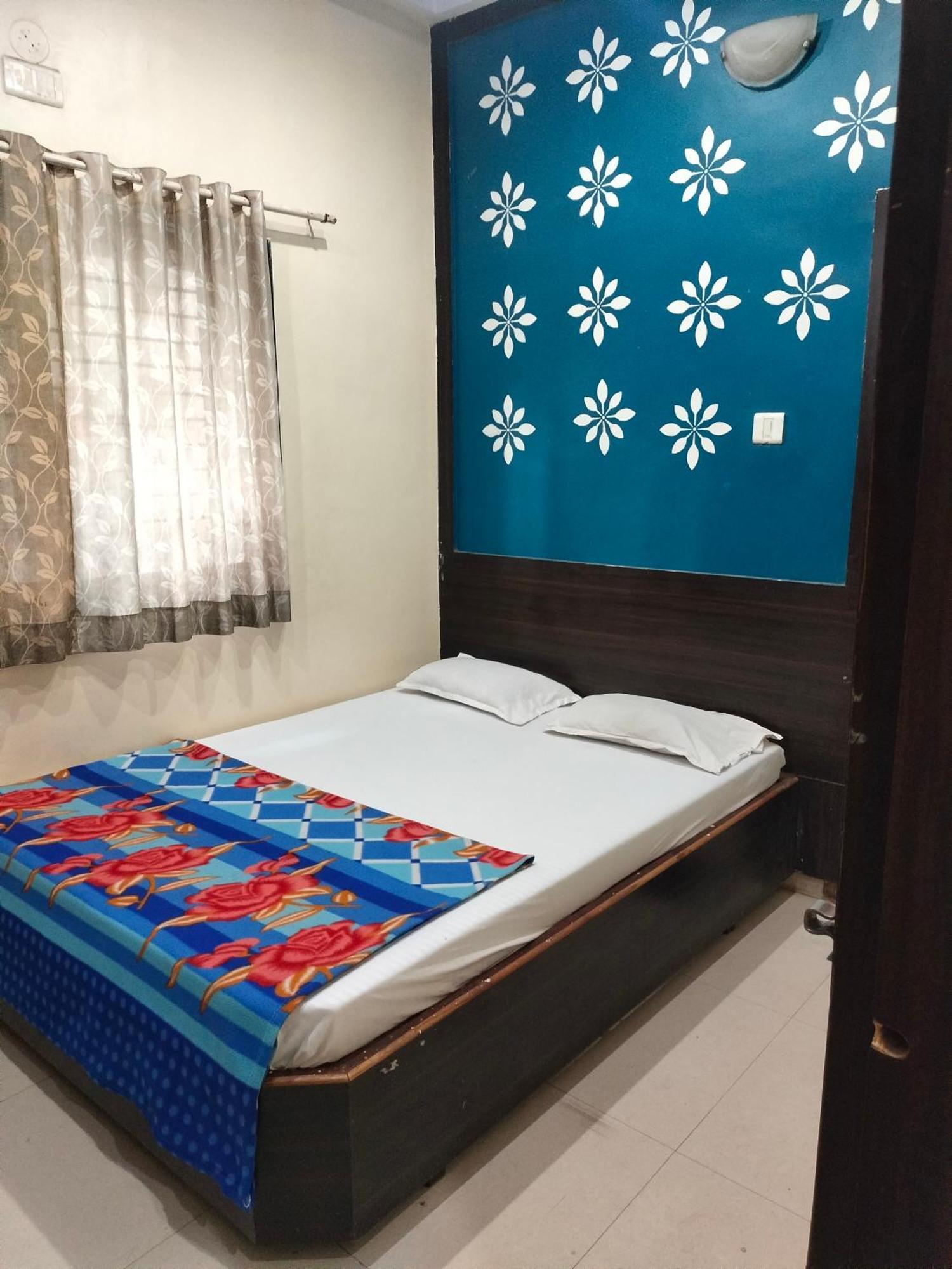 Hotel Sai Vasant Vihar Shirdi Exterior foto